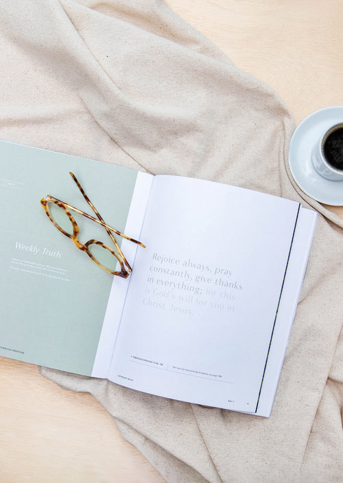 Give Thanks Women's Reading Guide