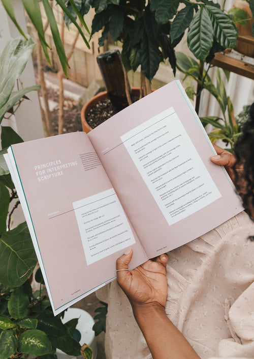 1 & 2 Timothy Women's Reading Guide